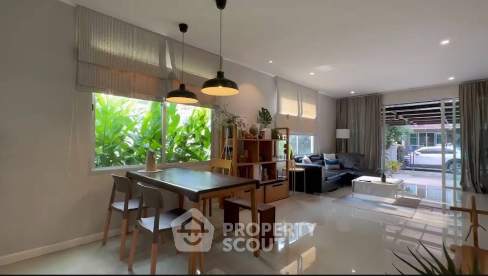 รูป ทาวน์เฮาส์ 3 ห้องนอน 203 ตร.ม. ใกล้สะพานสะแมะ แดม บางขุนเทียน กรุงเทพ (ID 1430332) - รูปที่ 2/6