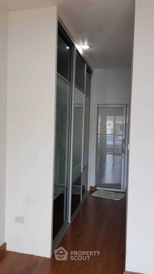 รูป บ้าน 4 ห้องนอน พื้นที่ 325 ตร.ม. ขาย ใน สะพารศุกร์ ศรีราชา ชลบุรี (ID 1442529) - รูปที่ 20/28