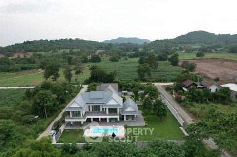 Pet-Friendly 3-BR Villa 343 Sqm, Nongnooch Garden Pattaya (Sattahip) (ID 1446725)