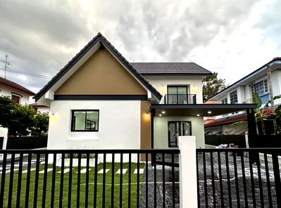 Houses for sale : for sale in Chollada Village BangBuaThong renovated entire house, 3 bed 3 bath beautiful house, ready to decorate in your preferred style.