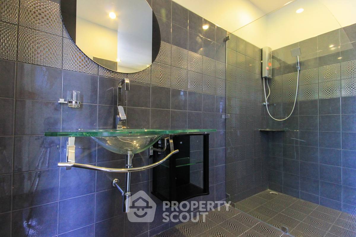 picture Pet-Friendly 5-BR Villa 650 Sqm For Sale In Ratsada, Phuket (ID 792688) - 8/16