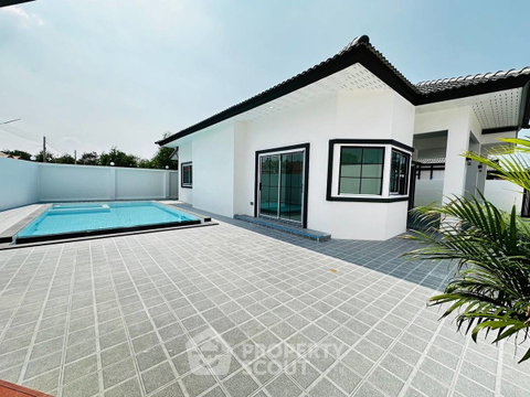 Pet-Friendly 4-BR Villa, 150 Sqm, Pattaya Na Kluea (ID 1454161)