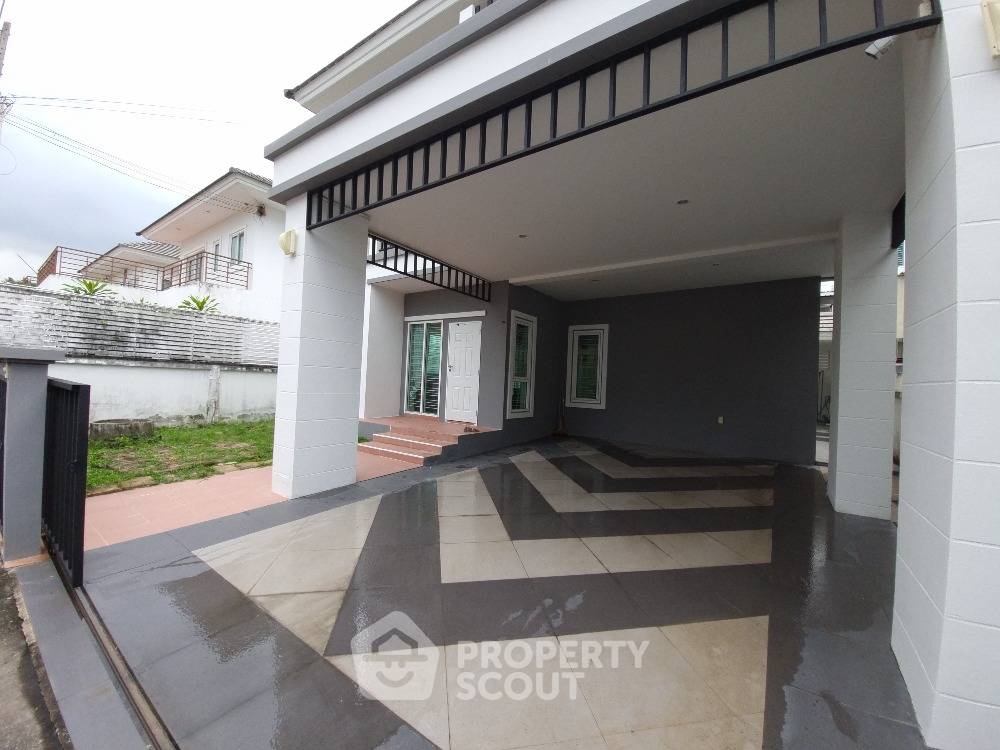 รูป บ้าน 4 ห้องนอน พื้นที่ 325 ตร.ม. ขาย ใน สะพารศุกร์ ศรีราชา ชลบุรี (ID 1442529) - รูปที่ 3/28