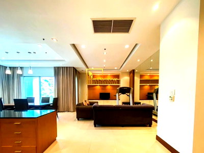 Apartment building for rent Srinakharinwirot University Prasanmit Campus : High Quality 3 Bedroom Luxury Apartment in Phloenchit - BR21040AP