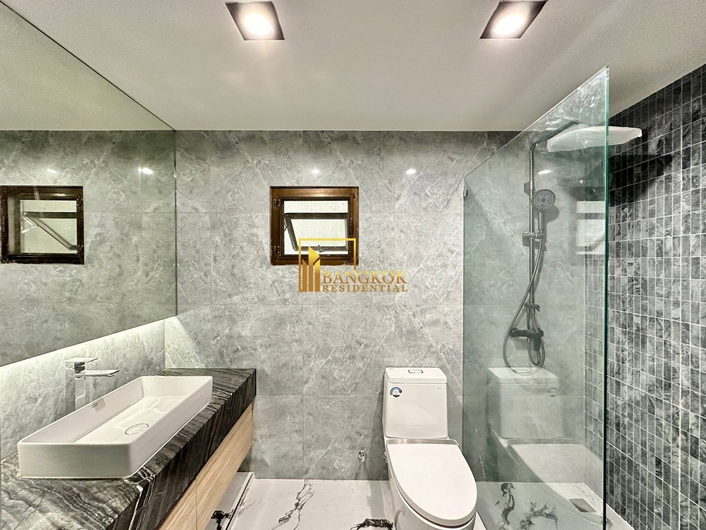 picture Top View Tower | Beautifully Renovated 3 Bedroom Condo - BR18206CD - 20/36