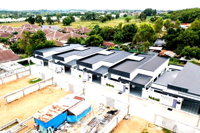 Houses for sale Frost Magical Ice of Siam : Pool Villa in a safe and secure village that is located near The Million Years Stone Park and near The Express Way