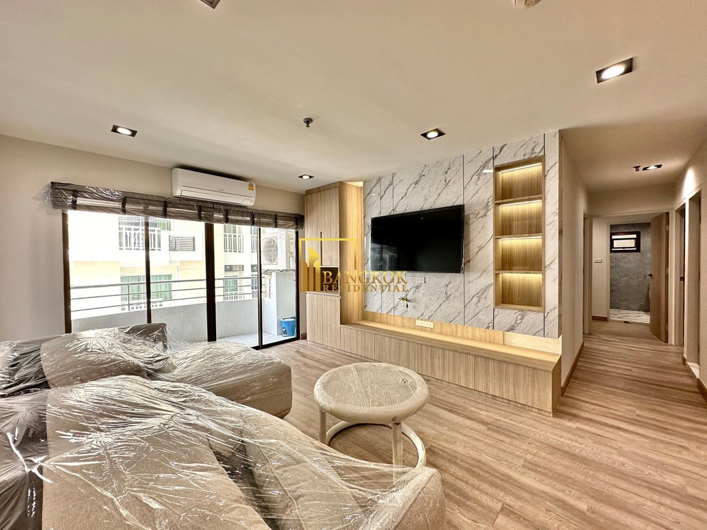 picture Top View Tower | Beautifully Renovated 3 Bedroom Condo - BR18206CD - 4/36