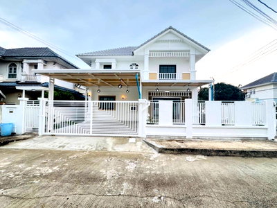 ขายบ้านเดี่ยว : ขายบ้านเดี่ยว 2 ชั้น หลังมุม ถนนเมน หมู่บ้านจิรกานต์ 1 ไทรน้อย บางบัวทอง พื้นที่ 52 ตร.วา ทำเลดี เพียง 3.69 ล้านบาท 