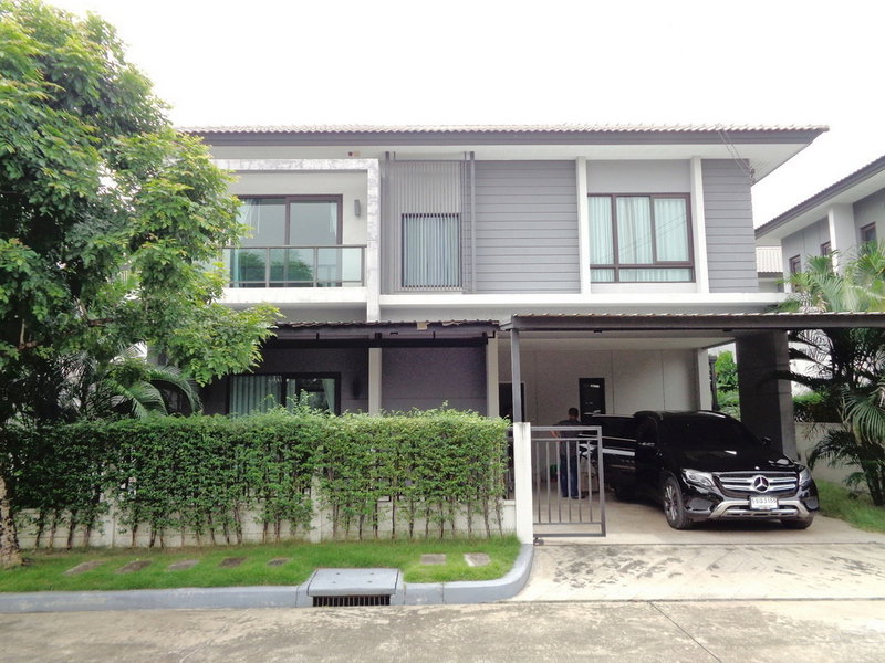 ขายบ้านเดี่ยว : 🚩 บ้านเดี่ยวหลังใหญ่ ใกล้ทางด่วน รามอินทรา-อาจณรงค์ ด่านจตุโชติ