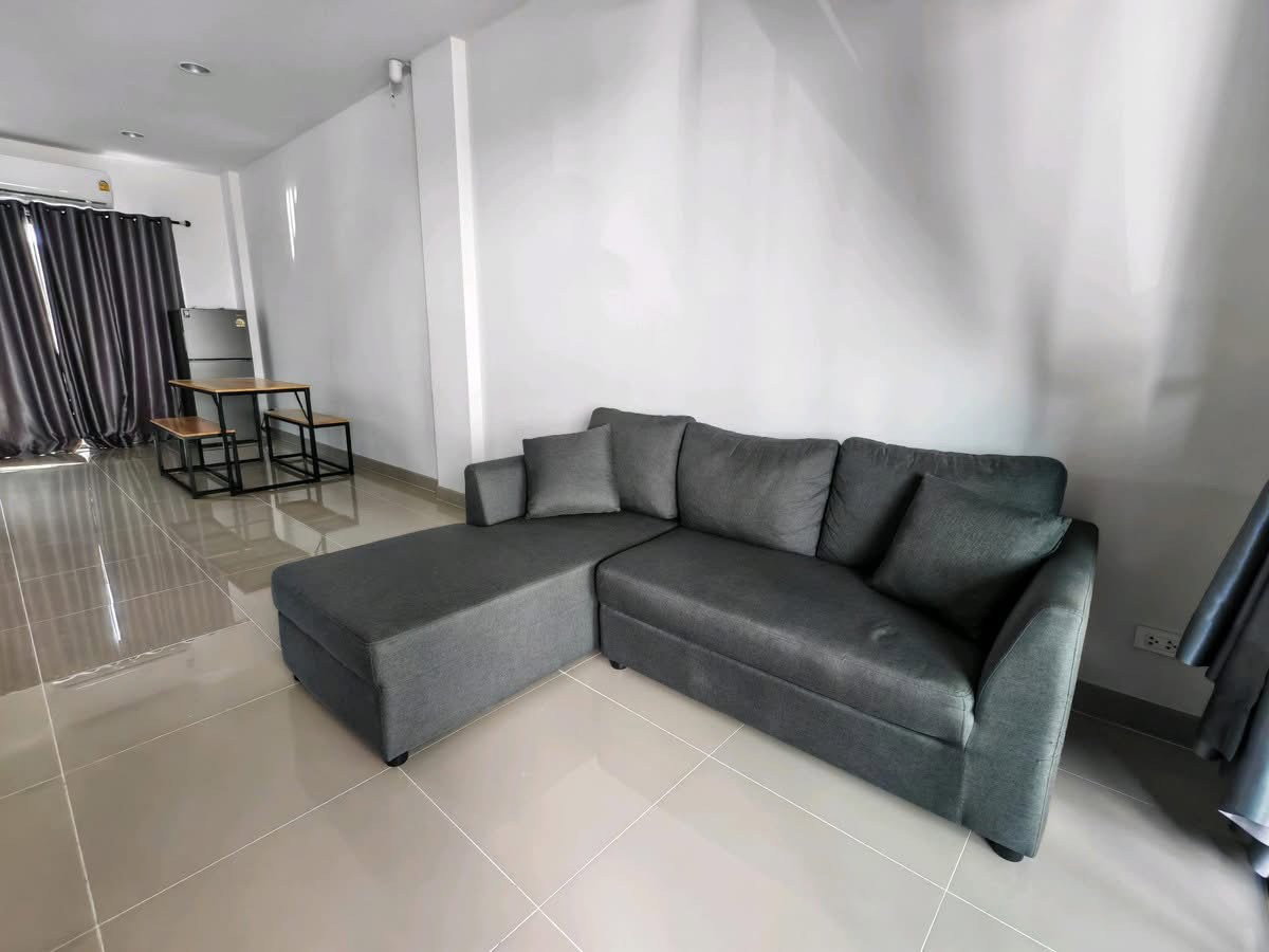 รูป ให้เช่าทาวน์โฮม Premium Place พหลโยธิน–รามอินทรา (ถนนเทพรักษ์) ทาวน์โฮม 3 ชั้น 4 ห้องนอน ทำเลดี ใกล้ BTS สายหยุด และสะพานใหม่ เดินทางสะดวก - รูปที่ 3/17