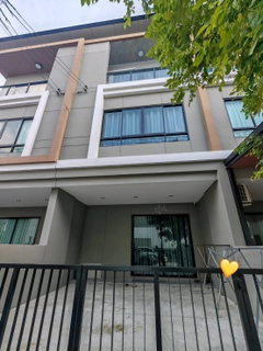 รูปภาพ ให้เช่าทาวน์โฮม Premium Place พหลโยธิน–รามอินทรา (ถนนเทพรักษ์) ทาวน์โฮม 3 ชั้น 4 ห้องนอน ทำเลดี ใกล้ BTS สายหยุด และสะพานใหม่ เดินทางสะดวก