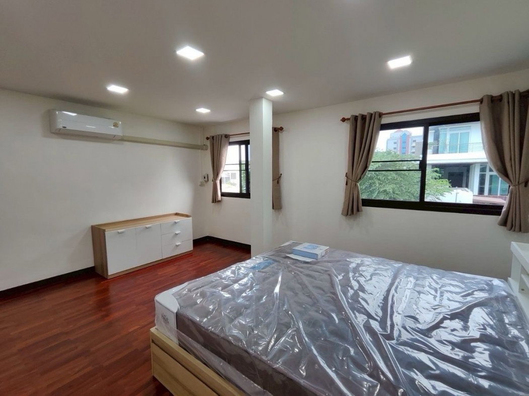 รูป  ให้ เช่าบ้านเดี่ยว หลังใหญ่ รีโนเวทใหม่ทั้งหลัง | พื้นที่ใช้สอย 250 ตร.ม. ลาดพร้าว71 - รูปที่ 8/12