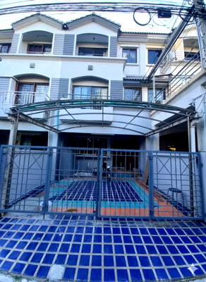 เช่าทาวน์โฮม ม.เกษมบัณฑิต พัฒนาการ : Townhome for rent at Baan Klang Muang Rama 9 Soi 43 (SPSAD3653)