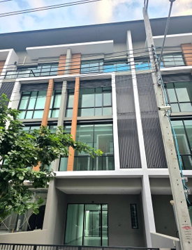 โฮมออฟฟิศใหม่ 4 ชั้น — จดทะเบียนบริษัทได้ โครงการ Premium Place Mix นวมินทร์ ทำเลดี เยื้องถนนใหญ่ เดินทางสะดวก