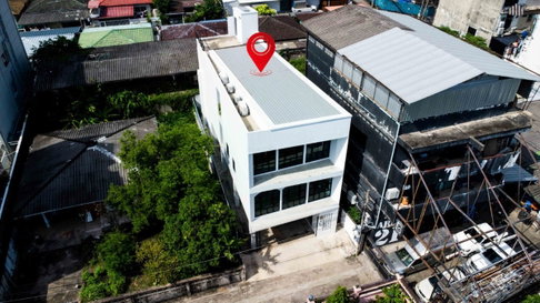 ทำเลโฮมออฟฟิศที่หาไม่ได้อีกแล้วในย่านลาดพร้าวซอย 1 !! ขายถูกสุดขนาดที่ดิน 49 ตร.วา พื้นที่ใช้สอยประมาณ 300 ตร.ม. เดินทางง่าย ใกล้รถไฟฟ้า 2 สาย