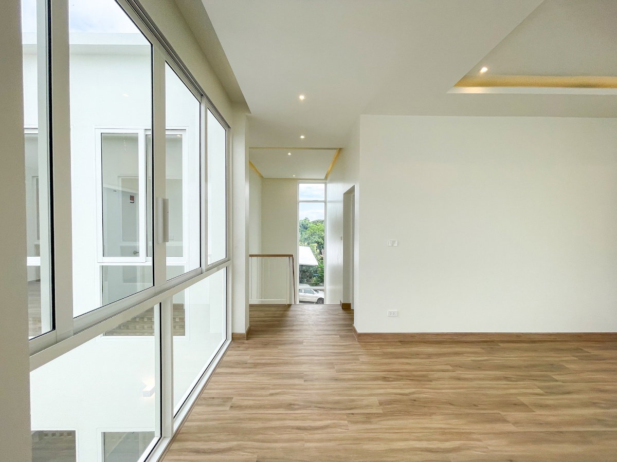 รูป บ้านเดี่ยวใกล้เมือง วิวสวย เดินทางเข้าออกหลายทางใกล้สนามบิน - รูปที่ 9/18