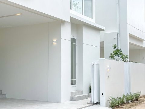 บ้านเดี่ยวใกล้เมือง วิวสวย เดินทางเข้าออกหลายทางใกล้สนามบิน