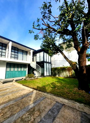 เช่าอาคารพาณิชย์ วิทยาลัยดุสิตธานี : LTH13635 – House/Commercial/Home Office for Rent | Sukhumvit 64 | 287 sqm | 4 Beds 4 Baths | 150K/Month | 2-Story | Near BTS Punnawithi |