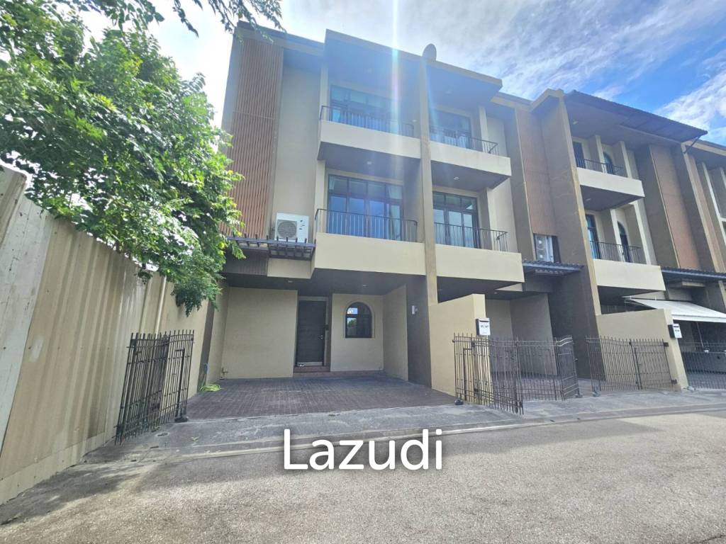 รูป AMORE : Stylish 3 Storey Townhouse in Hua Hin 112 - รูปที่ 1/42