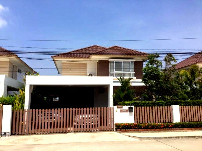 Houses for sale : Two-storey detached house for sale, Baan Klang Suan project, Takhian Tia, Bang Lamung, Chonburi
