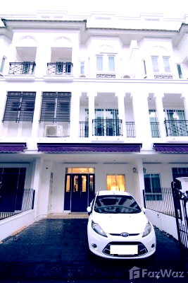 ขายทาวน์โฮม : ขาย ทาวน์เฮ้าส์ 4 ห้องนอน ในโครงการ ลีออง สุขุมวิท 62 1171436