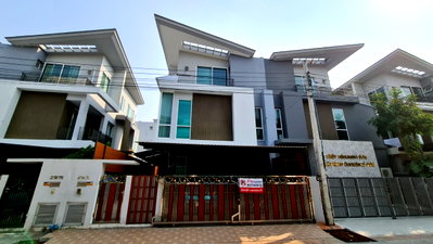 Twin houses for rent Don Mueang Airport : RENT! 3-Storey Corner Semi-Detached House, Grand I-Design Vibhavadi | 39.4 Sq. Wah | Near Tollway/2 MRT Lines | 37,000 Baht/Month