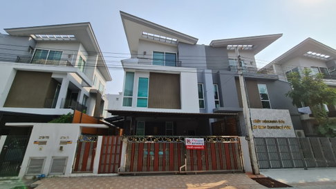 RENT! 3-Storey Corner Semi-Detached House, Grand I-Design Vibhavadi | 39.4 Sq. Wah | Near Tollway/2 MRT Lines | 37,000 Baht/Month