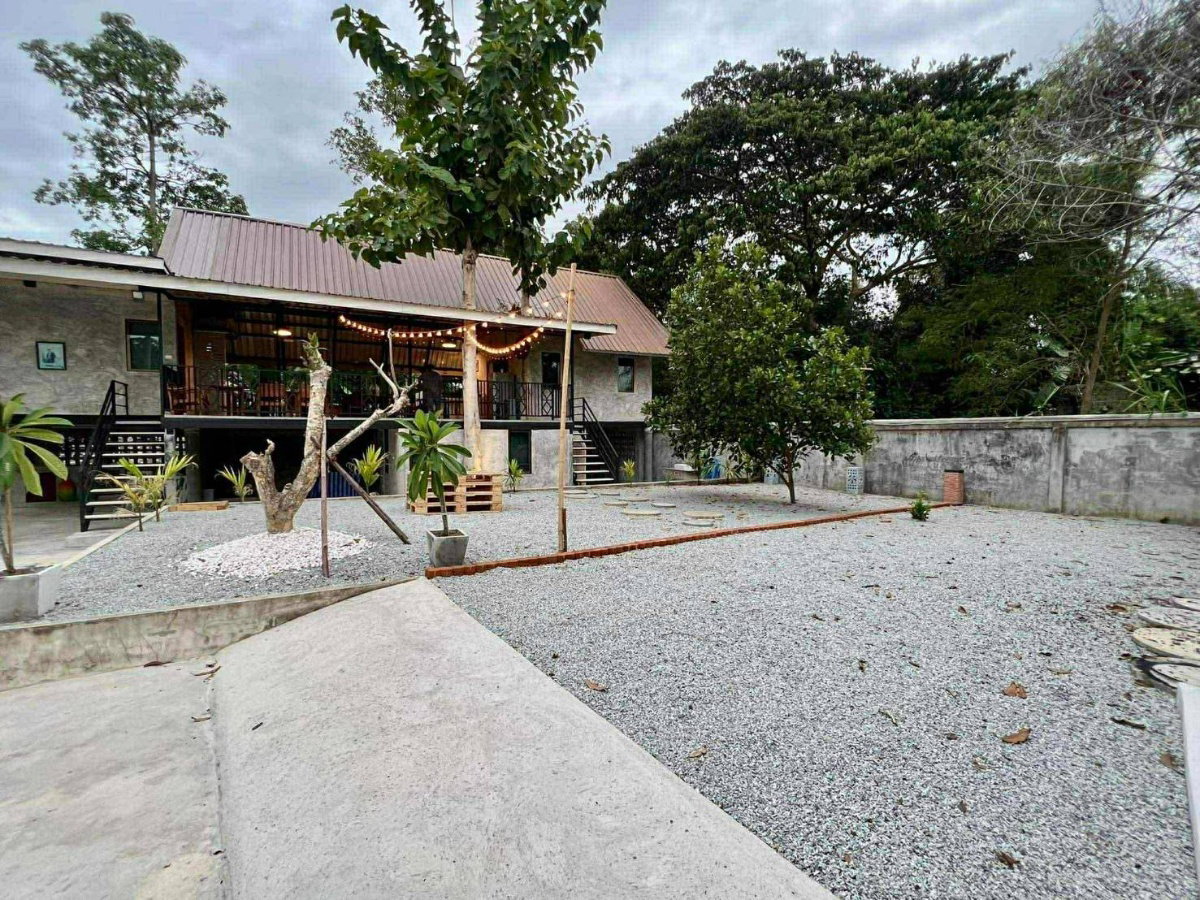 บ้านพัทยาใกล้เทศบาลห้วยใหญ่ ร่มรื่น เงียบสงบ ติดลำธารธรรมชาติ 3นอน 3น้ำ 63ตร.ว