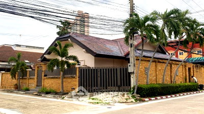 บ้านเดี่ยว วัดพระใหญ่ : บ้านเดี่ยว 3 ห้องนอน พร้อมรับสัตว์เลี้ยง โครงการจอมเทียน คอนโดเทล แอนด์ วิลเลจ (ID 1879347)