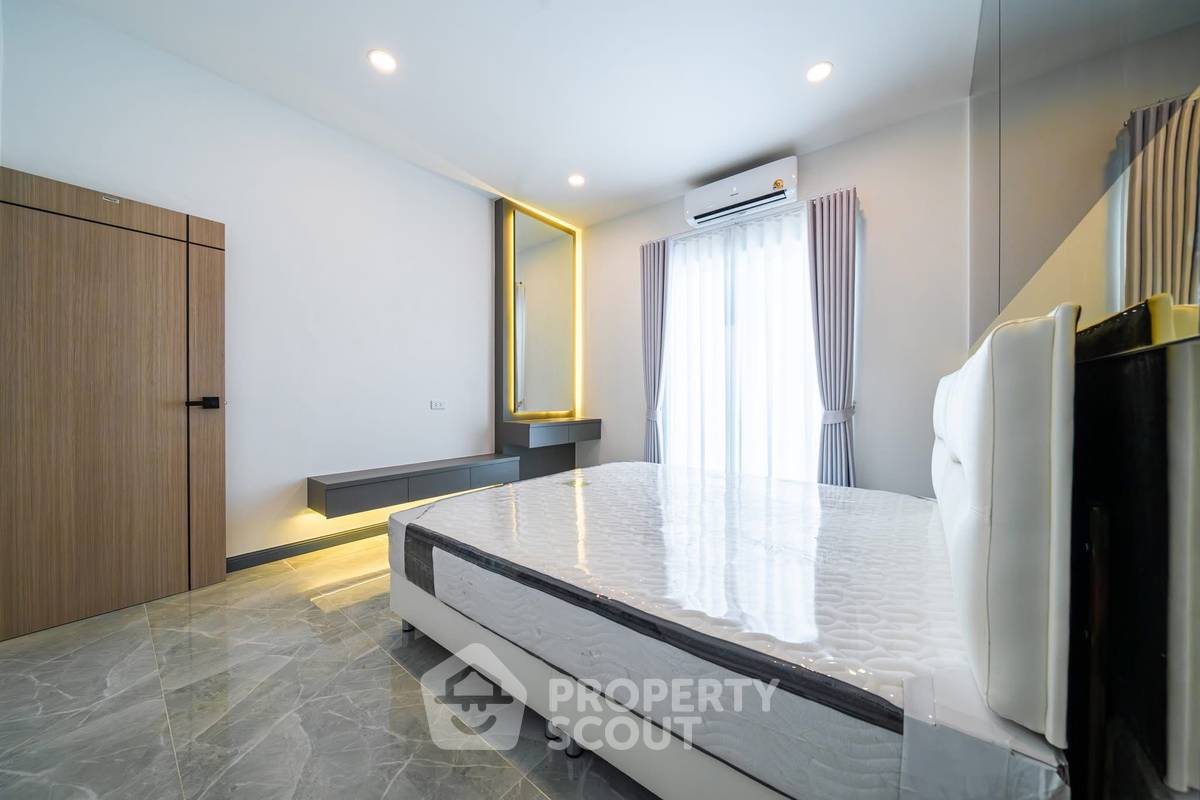 รูป บ้านเดี่ยว 5 ห้องนอน ขาย 250 ตร.ม. ในหนองปรือ พัทยา (ID 2169641) - รูปที่ 24/27