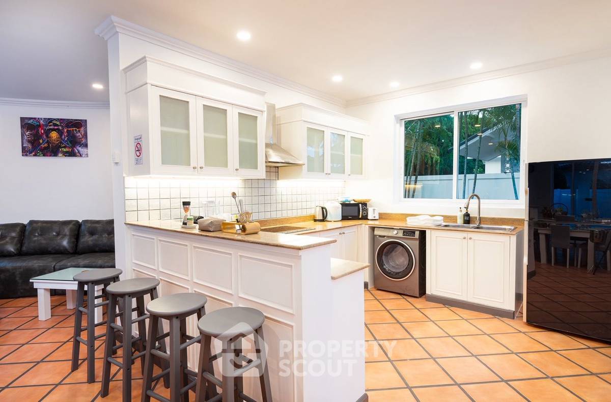 รูป ขายวิลล่า 4 ห้องนอน ในปง บางละมุง ชลบุรี พื้นที่ 425 ตร.ม. (ID 2162974) - รูปที่ 3/31