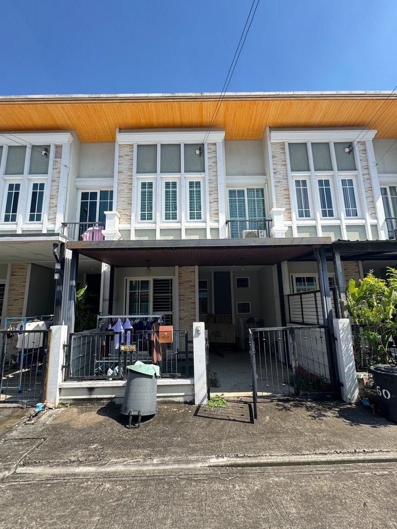 Townhouses for sale : Front Project Location! Townhome for Sale – Golden Town Ramintra–Khubon Project English-style Townhome in a High-Potential Area, | #TPI-2624