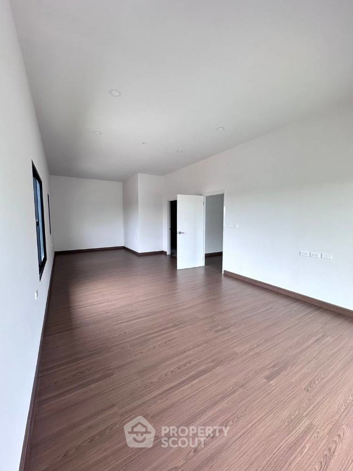 รูป บ้าน 5 ห้องนอน 377 ตร.ม. ขาย พร้อมเลี้ยงสัตว์ Britania บางนา-ศรีวารี ใกล้สระสะอาโครกใหญ่ (ID 2047019) - รูปที่ 15/37