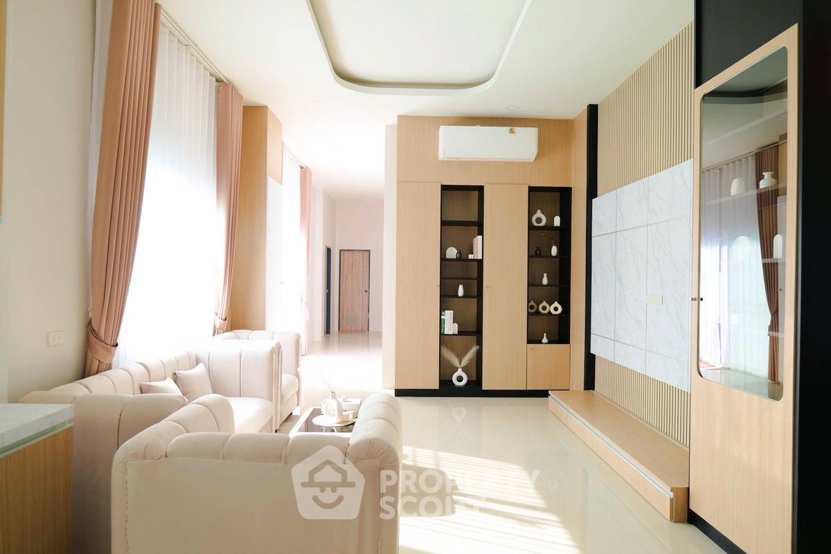 รูป วิลล่า 4 ห้องนอน สำหรับขาย พัทยา หนองปรือ บางละมุง (เลี้ยงสัตว์ได้) (ID 2111996) - รูปที่ 3/14