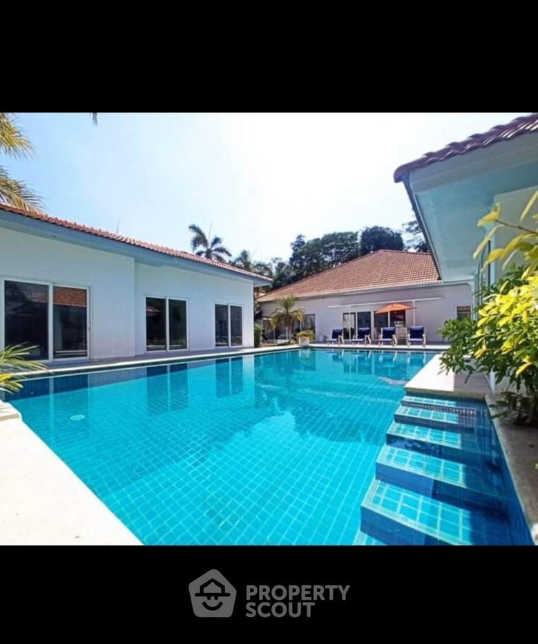 รูป บ้านวิลล่า 10 ห้องนอน Majestic Residence ขนาด 810 ตร.ม. รับสัตว์เลี้ยงได้ (ID 2102900) - รูปที่ 2/20