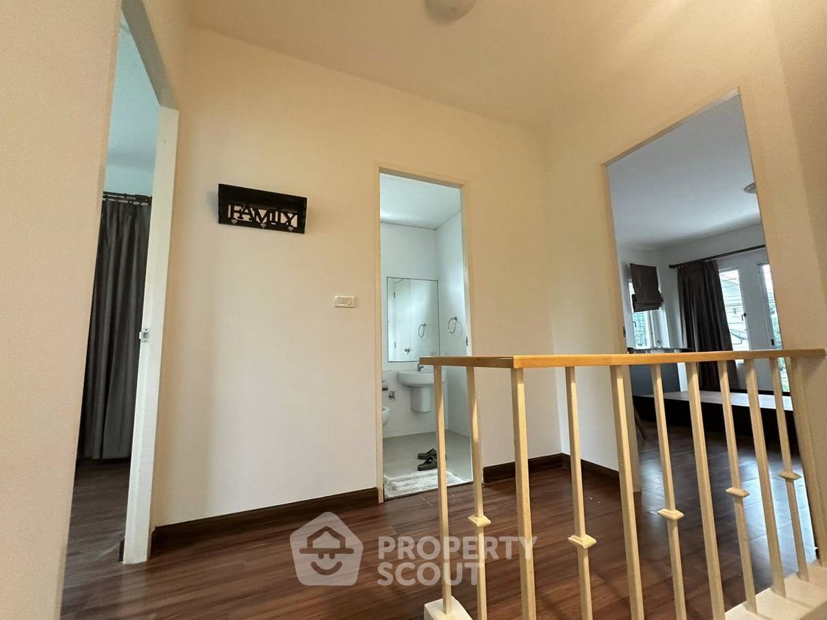รูป ทาวน์เฮาส์ 2 ห้องนอน ขาย 100 ตร.ม. ใกล้นาจอมเทียน เมืองพัทยา (ID 2115103) - รูปที่ 6/8