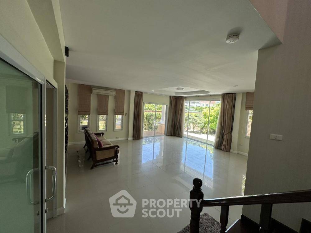 รูป บ้านเดี่ยว 4 ห้องนอน ขนาด 325 ตร.ม. สำหรับขาย ในเสม็ด เมืองชลบุรี ชลบุรี (ID 1275105) - รูปที่ 2/21