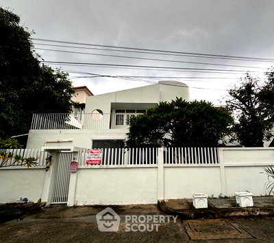 บ้านเดี่ยว วิทยาลัยเทคนิคการสัตวแพทย์ : บ้าน 5 ห้องนอน พร้อมเลี้ยงสัตว์ได้ ขาย บ้านอมรพันธ์ 9 วิลเลจ ลาดพร้าว (ID 2126766)