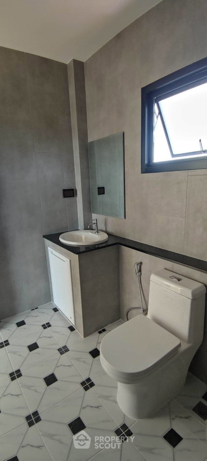 รูป บ้าน 3 ห้องนอน 190 ตร.ม. พร้อมเลี้ยงสัตว์ได้ ทำเลวังพง ตรังบุรี ประจวบคีรีขันธ์ (ID 2063551) - รูปที่ 31/34
