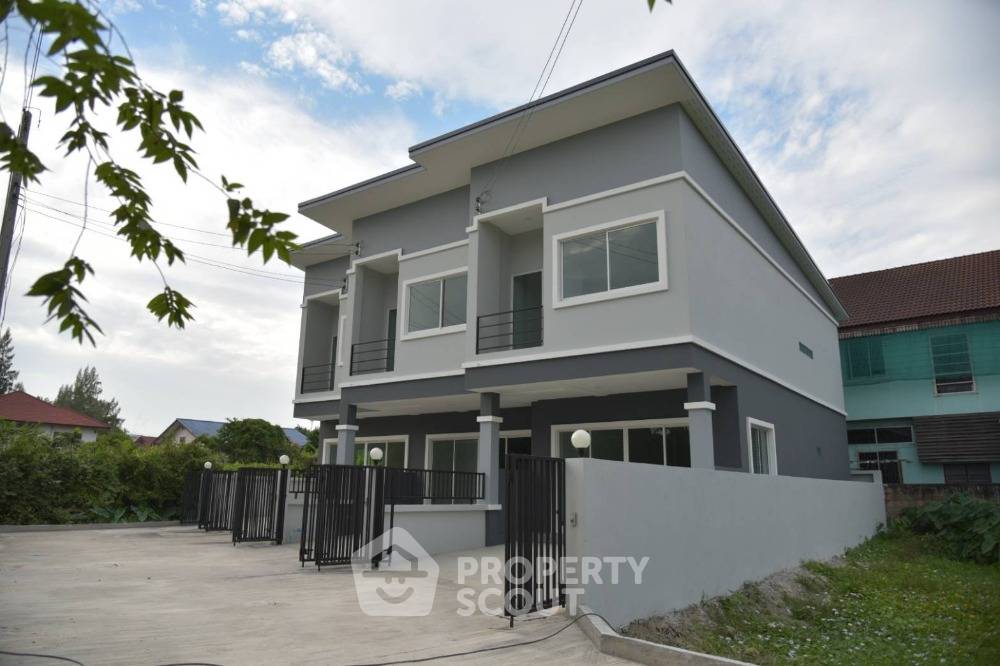 รูป ทาวน์เฮ้าส์ 2 ห้องนอน สำหรับขาย ในสันผักหวาน หางดง เชียงใหม่ 157 ตร.ม. (ID 1777498) - รูปที่ 8/8