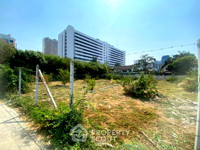 Land for sale Chandrakasem Rajabhat University : Land For Sale 1,940 Sqm Chomphon Chatuchak, Near BTS Ha Yaek Lat Phrao (ID 2060229)