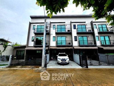 Townhouses for sale : Pet-Friendly 3-BR Townhouse For Sale, Baan Klang Muang Ratchaphruek-Rama 5 (ID 1670318)