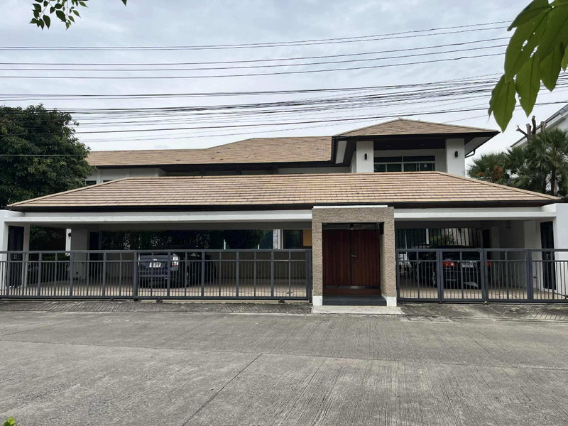 Houses for sale :  Private Nirvana Ladphao  Soi Yothin Phatthana 9, Pradit Manutham Road, Khlong Chan Subdistrict, Bang Kapi District, Bangkok