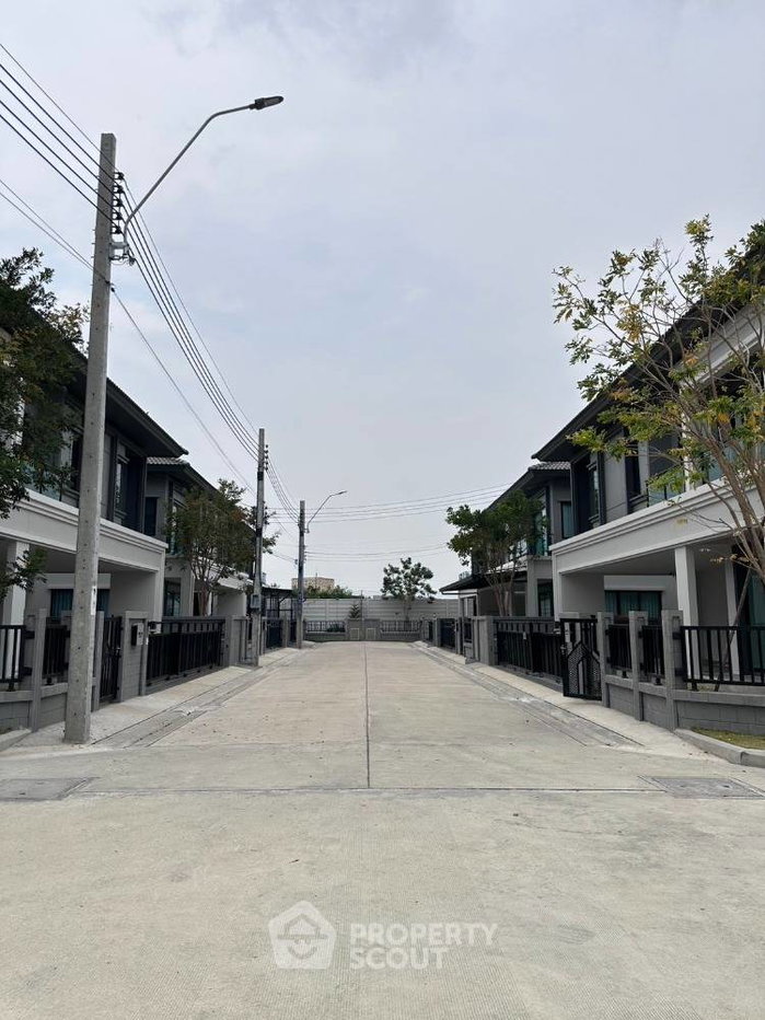 รูป บ้าน 5 ห้องนอน 377 ตร.ม. ขาย พร้อมเลี้ยงสัตว์ Britania บางนา-ศรีวารี ใกล้สระสะอาโครกใหญ่ (ID 2047019) - รูปที่ 2/37