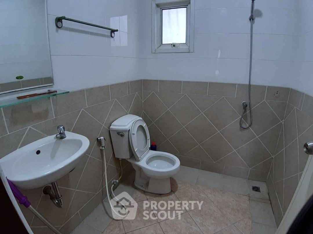 รูป บ้านเดี่ยว 3 ห้องนอน ขายในนาจอมเทียน / นาเกลือ พัทยา (239 ตร.ม.) (ID 2131831) - รูปที่ 8/9