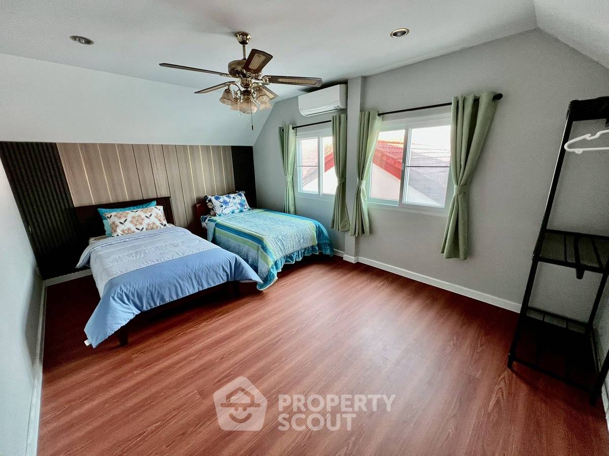 รูป บ้านวิลล่า 4 ห้องนอน ในโครงการ บ้านปาร์ค รุ่งเรือง พัทยาตะวันออก (ID 2133274) - รูปที่ 11/18