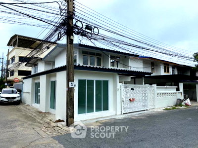 Houses for sale Ratchadaphisek Road : 2-BR House 141 Sqm In Pracha Chuen Near MRT Wong Sawang (ID 1242515)