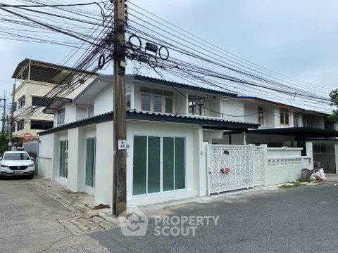 2-BR House 141 Sqm In Pracha Chuen Near MRT Wong Sawang (ID 1242515)