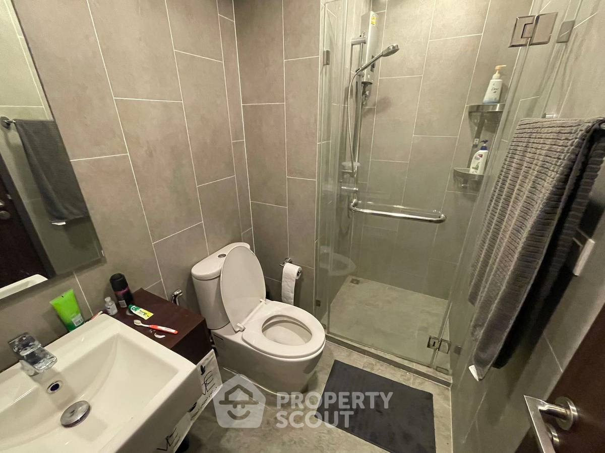 รูป คอนโด 1 ห้องนอน ขาย ใน ซี เอกมัย ใกล้ แอร์พอร์ต เรล ลิงก์ รามคำแหง (ID 2456213) - รูปที่ 4/12