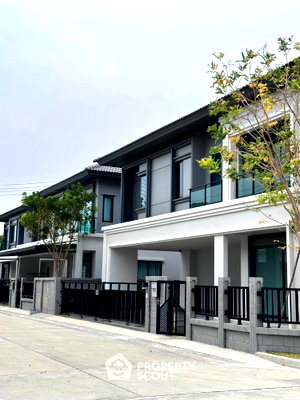 Houses for sale Thai Polymer Textile  : Pet-Friendly 5-BR 377 Sqm House For Sale, Britania Bangna-Srivaree (ID 2047019)
